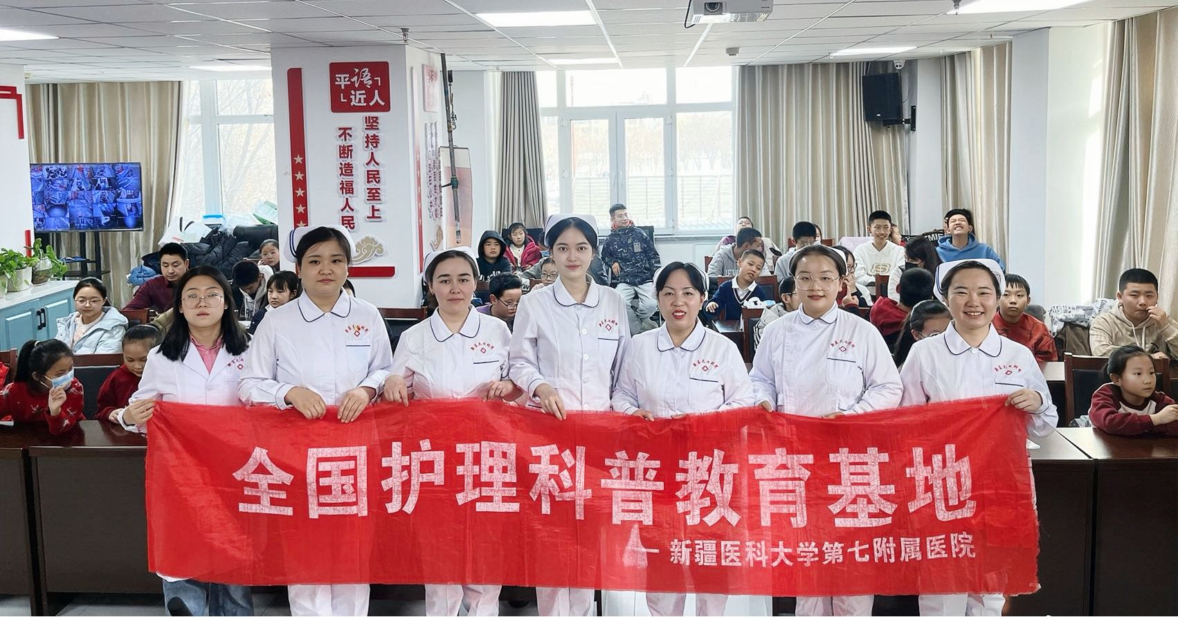 人人学急救 急救为人人——我院重症医学科党支部组织开展急救知识宣传活动